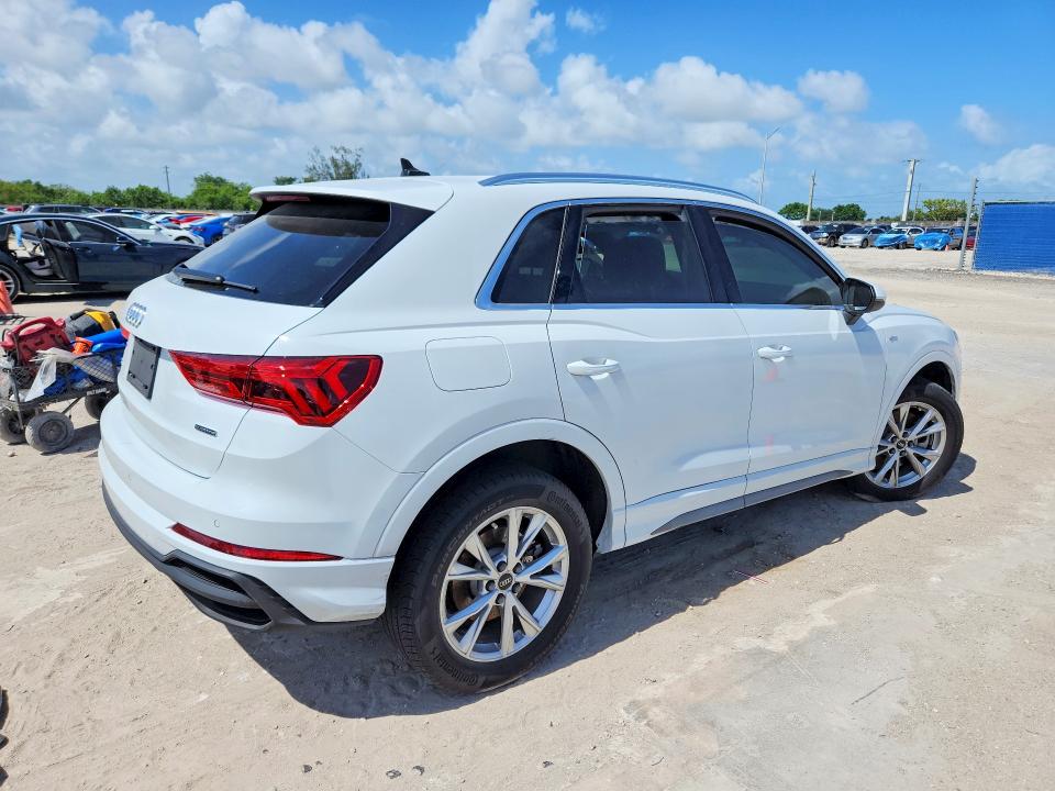 2024 Audi Q3 მანქანა იყიდება აუქციონზე, vin: WA1DECF35R1117113, აუქციონის ნომერი: 54943156