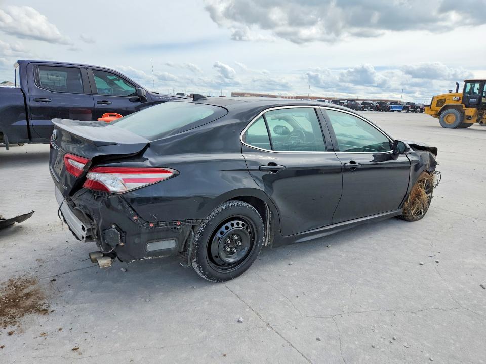 Продажа на аукционе авто 2018 Toyota Camry, vin: 4T1B61HK9JU142002, номер лота: 55112746