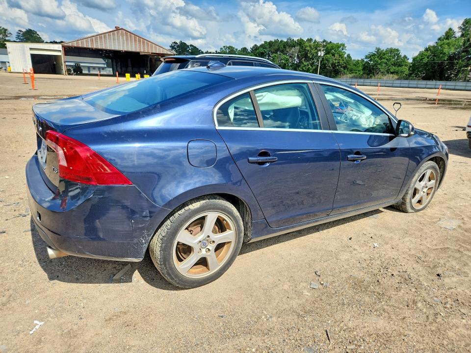 2013 Volvo S60 მანქანა იყიდება აუქციონზე, vin: YV1612FS8D2230840, აუქციონის ნომერი: 54632306