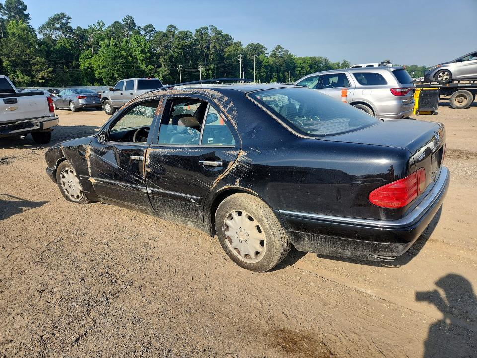 52862426 :رقم المزاد ، WDBJF55FXVA298604 vin ، 1997 Mercedes-benz E مزاد بيع