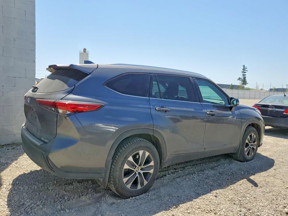 Продажа на аукционе авто 2021 Toyota Highlander, vin: 5TDGZRBH2MS057315, номер лота: 52103846
