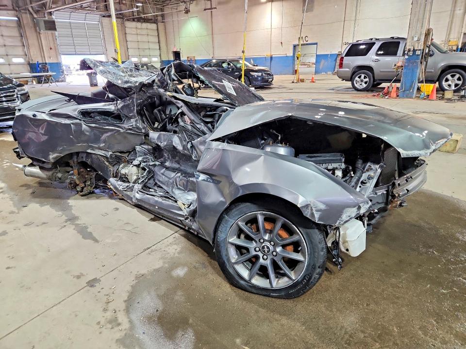 53811836 :رقم المزاد ، 1ZVBP8AM7B5157208 vin ، 2011 Ford Mustang مزاد بيع