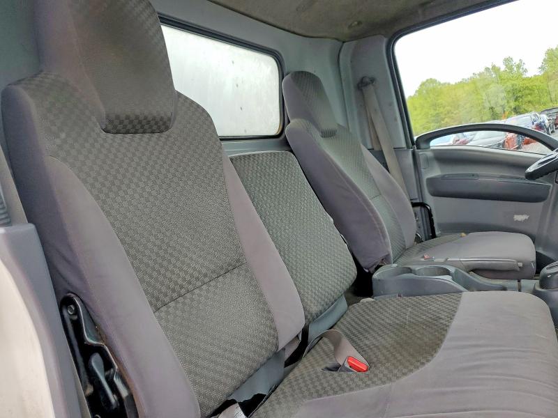 52184696 :رقم المزاد ، JALE5W161F7902295 vin ، 2015 Isuzu Nqr مزاد بيع