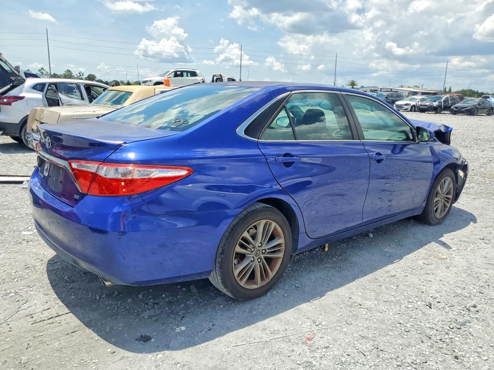 54496506 :رقم المزاد ، 4T1BF1FK9FU942275 vin ، 2015 Toyota Camry مزاد بيع