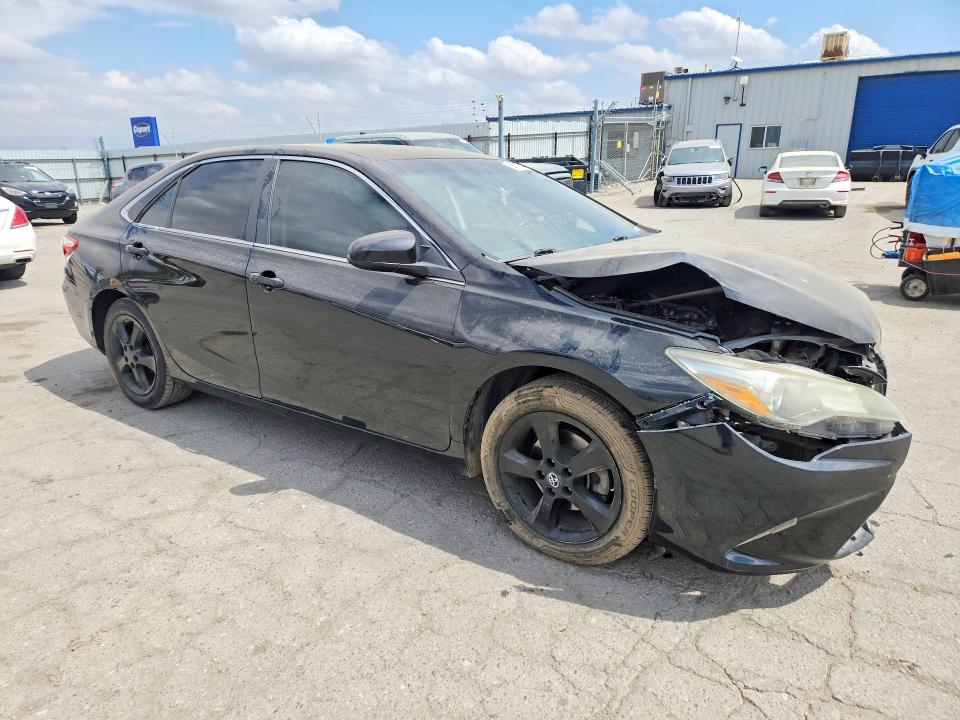 54791706 :رقم المزاد ، 4T1BF1FK9HU621453 vin ، 2017 Toyota Camry مزاد بيع