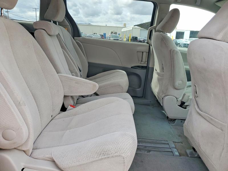 50739876 :رقم المزاد ، 5TDKA3DC4CS015503 vin ، 2012 Toyota Sienna مزاد بيع