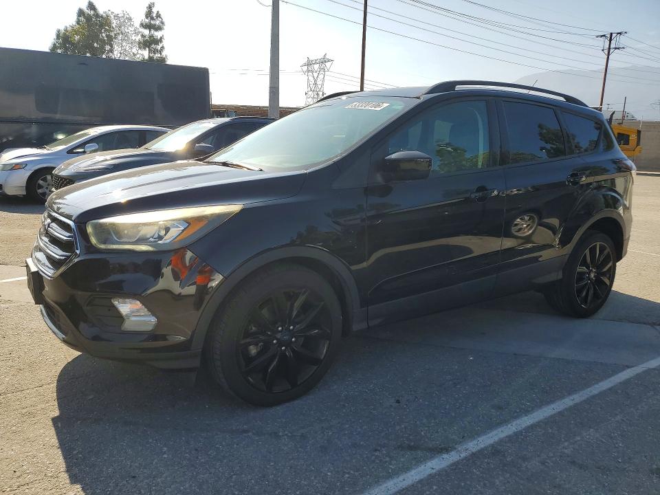 2017 Ford Escape მანქანა იყიდება აუქციონზე, vin: 1FMCU0G96HUE16799, აუქციონის ნომერი: 53320106