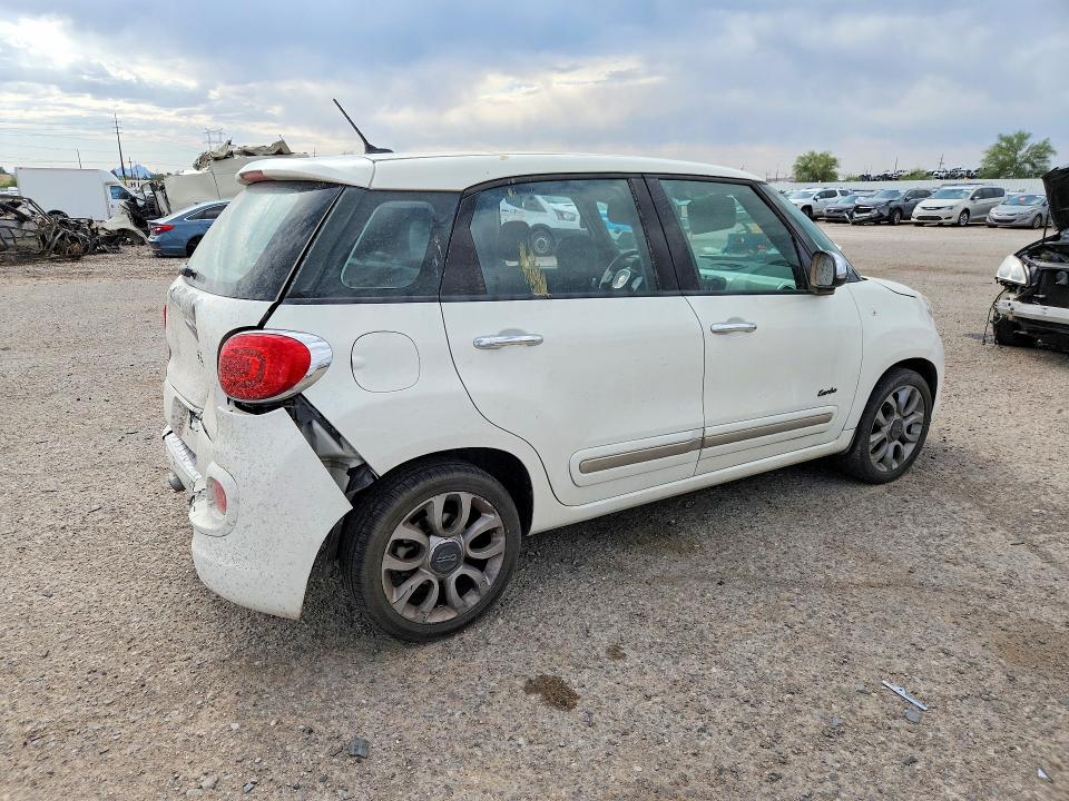 53208216 :رقم المزاد ، ZFBCFAAH5EZ016674 vin ، 2014 Fiat 500l مزاد بيع