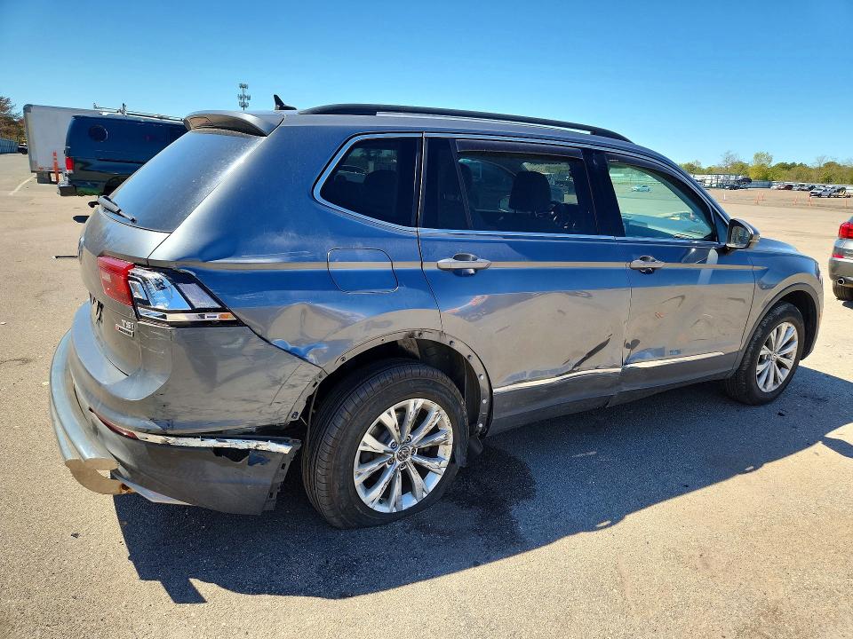 2018 Volkswagen Tiguan მანქანა იყიდება აუქციონზე, vin: 3VV2B7AX7JM162652, აუქციონის ნომერი: 53237266