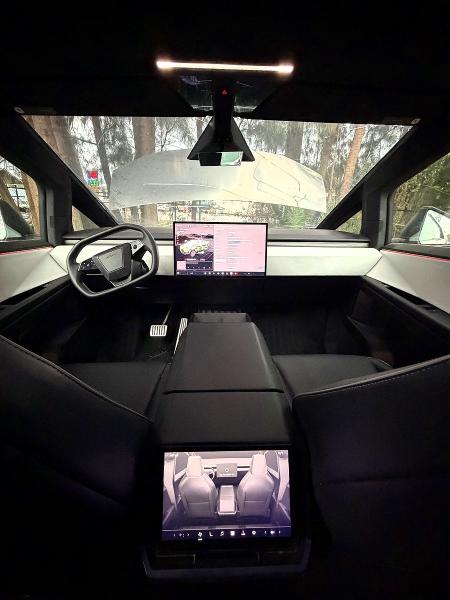 54540336 :رقم المزاد ، 7G2CEHED5RA012985 vin ، 2024 Tesla Cybertruck مزاد بيع