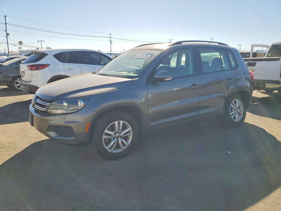 2017 Volkswagen Tiguan მანქანა იყიდება აუქციონზე, vin: WVGAV7AXXHK030001, აუქციონის ნომერი: 53376796