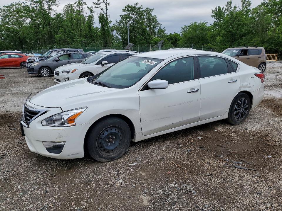 2015 Nissan Altima მანქანა იყიდება აუქციონზე, vin: 1N4AL3AP0FN886220, აუქციონის ნომერი: 54387366
