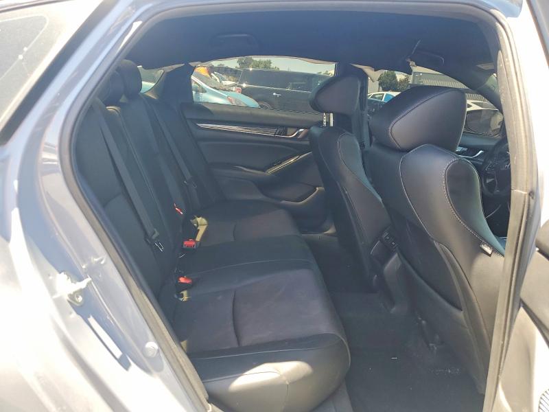 53661626 :رقم المزاد ، 1HGCV1F32MA117666 vin ، 2021 Honda Accord مزاد بيع