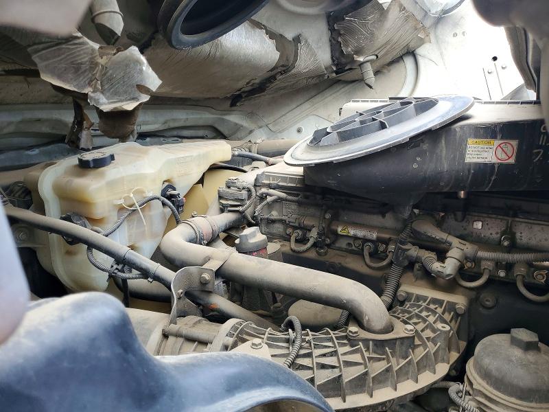 52485246 :رقم المزاد ، 3AKJGLD58FSGJ0369 vin ، 2015 Freigliner Cascadia 125 مزاد بيع