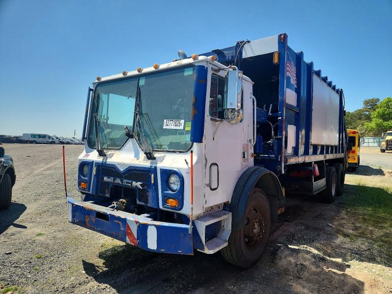 2011 Mack 600 მანქანა იყიდება აუქციონზე, vin: 1M2AV02C8BM008450, აუქციონის ნომერი: 52771826