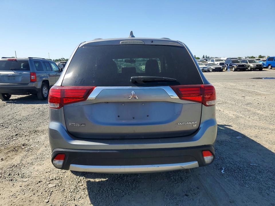 Продажа на аукционе авто 2018 Mitsubishi Outlander, vin: JA4AD3A3XJJ001780, номер лота: 54754376