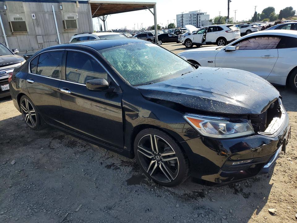 Продаж на аукціоні авто 2017 Honda Accord, vin: 1HGCR2F16HA176654, номер лоту: 52232316