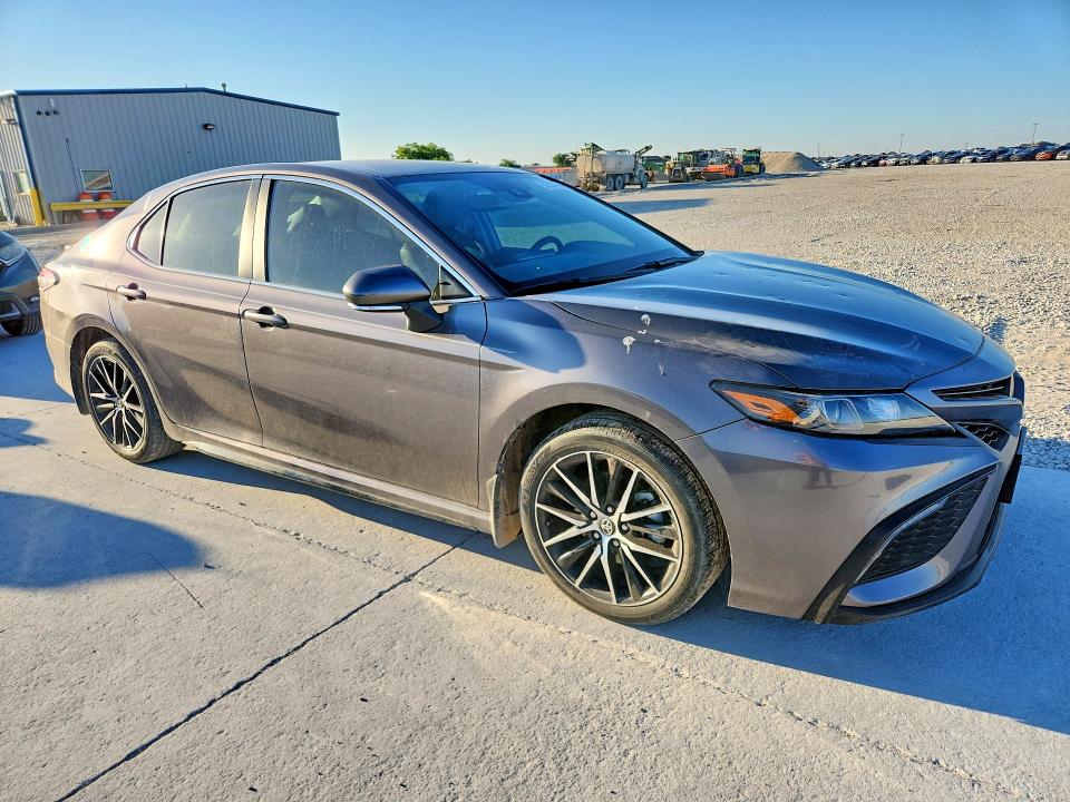 Продаж на аукціоні авто 2024 Toyota Camry, vin: 4T1G11AK1RU854286, номер лоту: 52314846