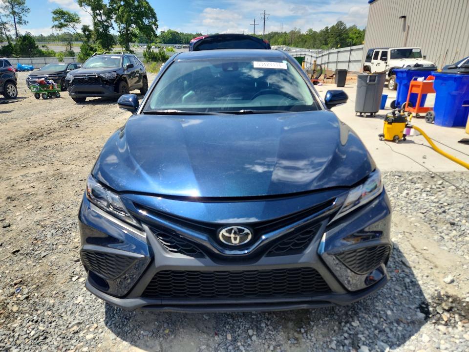 Продаж на аукціоні авто 2021 Toyota Camry, vin: 4T1G11AK0MU519531, номер лоту: 53428116