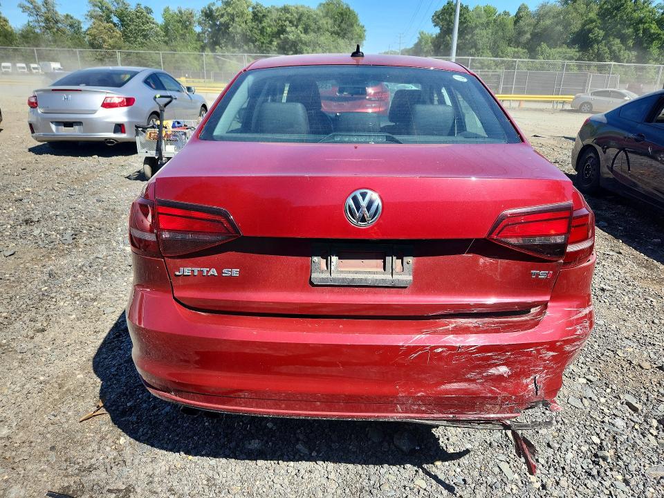 55337916 :رقم المزاد ، 3VWB67AJ8HM409926 vin ، 2017 Volkswagen Jetta مزاد بيع
