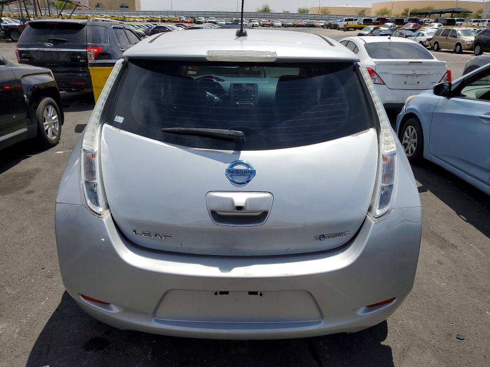 2015 Nissan Leaf მანქანა იყიდება აუქციონზე, vin: 1N4AZ0CP1FC326700, აუქციონის ნომერი: 52370916