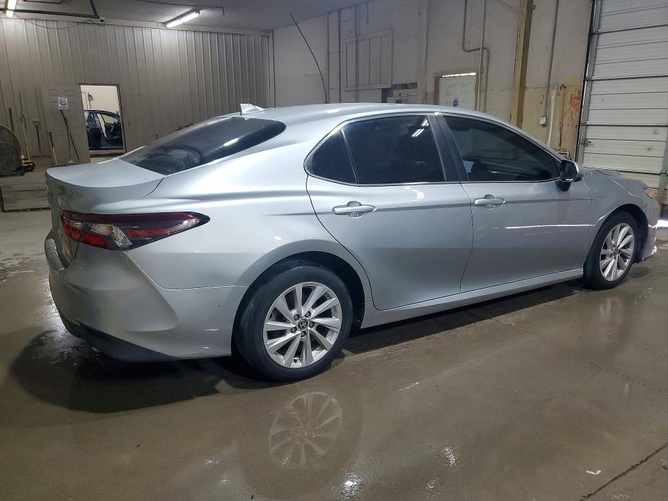 Продаж на аукціоні авто 2021 Toyota Camry, vin: 4T1C11AK2MU583309, номер лоту: 53286416