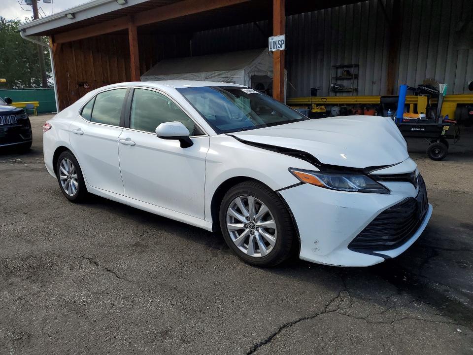 53746996 :رقم المزاد ، 4T1B11HK9KU694129 vin ، 2019 Toyota Camry مزاد بيع