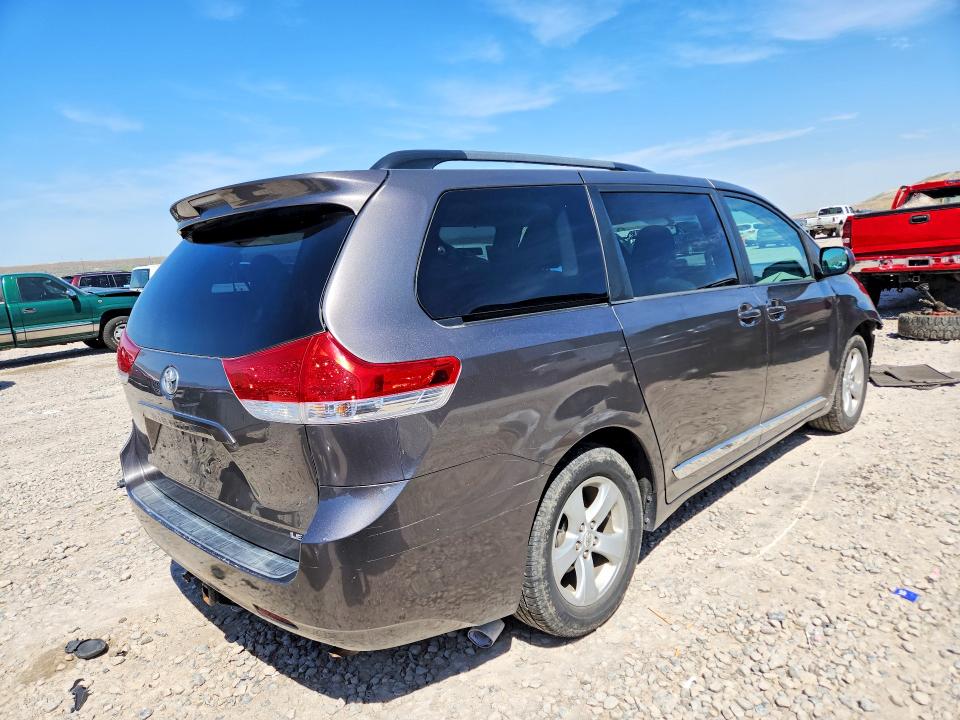 Продаж на аукціоні авто 2011 Toyota Sienna, vin: 5TDKK3DC9BS151346, номер лоту: 52655856