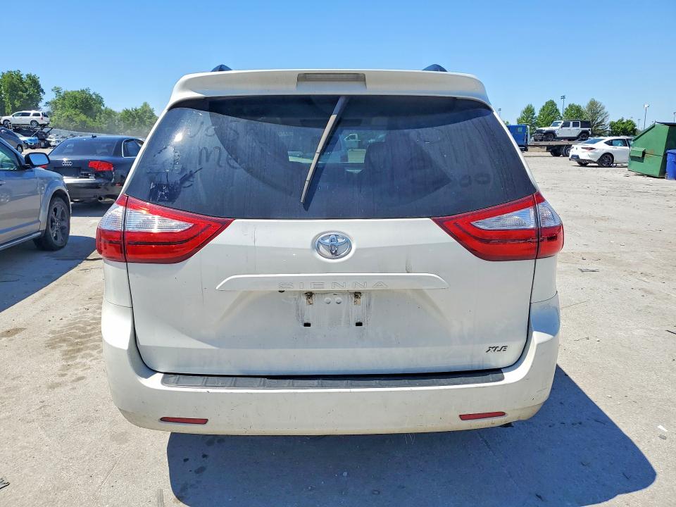 53788906 :رقم المزاد ، 5TDYZ3DC2HS821415 vin ، 2017 Toyota Sienna مزاد بيع