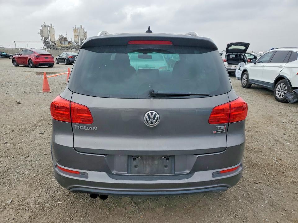 53990996 :رقم المزاد ، WVGBV7AX5GW011982 vin ، 2016 Volkswagen Tiguan مزاد بيع