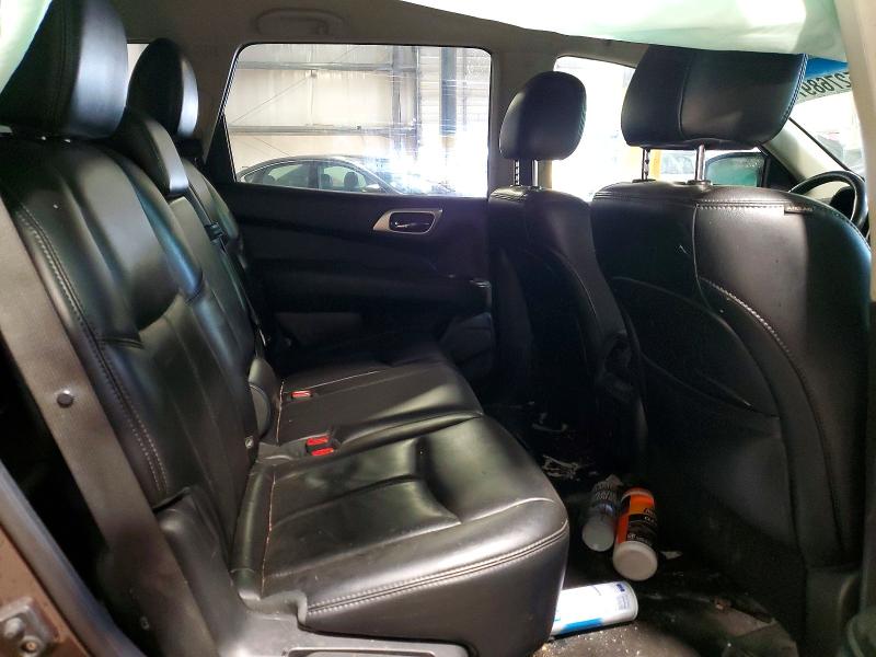 52768976 :رقم المزاد ، 5N1AR2MN7FC717882 vin ، 2015 Nissan Pathfinder مزاد بيع