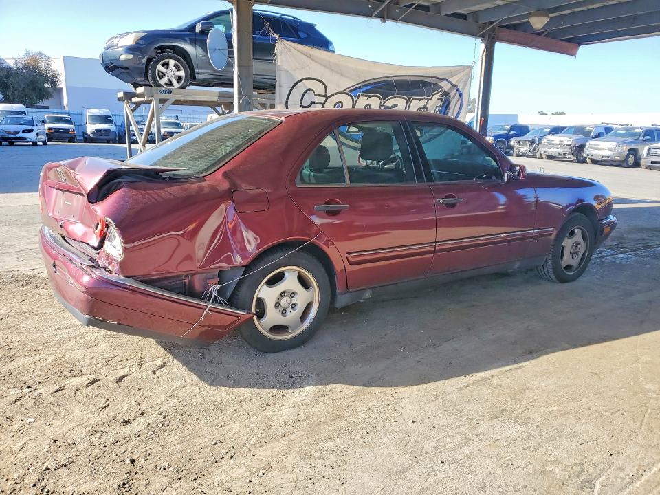 53936006 :رقم المزاد ، WDBJF72F2VA258792 vin ، 1997 Mercedes-benz E مزاد بيع