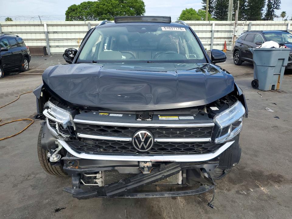 51037176 :رقم المزاد ، 3VV2X7B24NM049607 vin ، 2022 Volkswagen Taos مزاد بيع