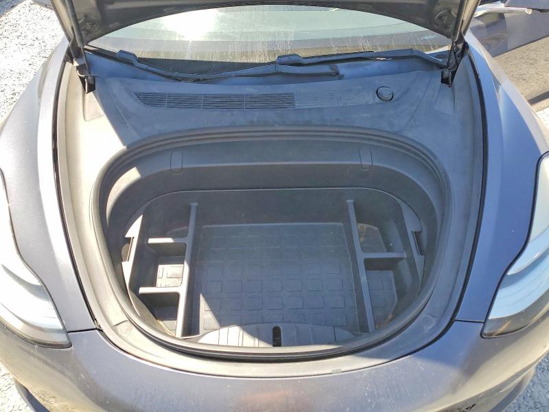 53226146 :رقم المزاد ، 5YJ3E1EA6JF158643 vin ، 2018 Tesla Model 3 مزاد بيع