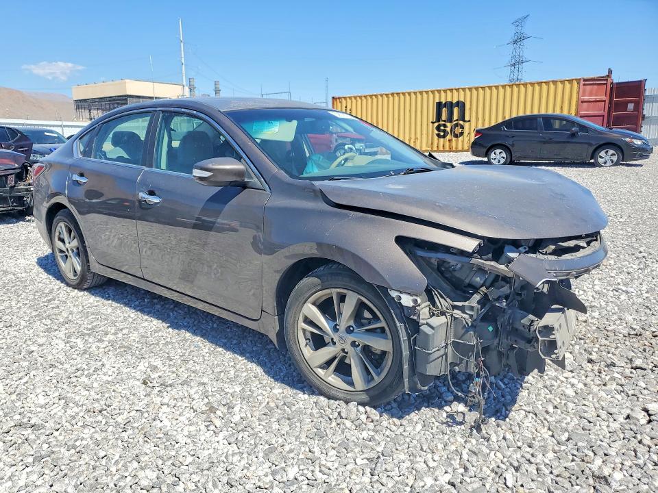 52676236 :رقم المزاد ، 1N4AL3AP5FN881997 vin ، 2015 Nissan Altima مزاد بيع