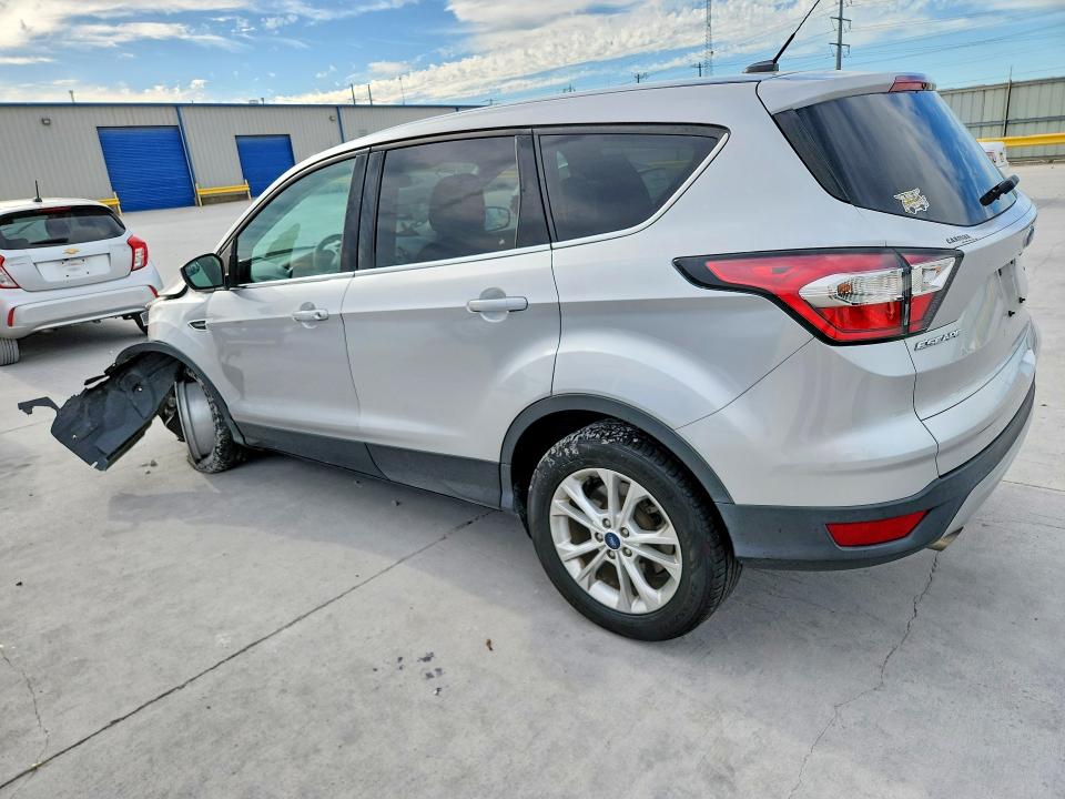 52821576 :رقم المزاد ، 1FMCU0G90HUE16362 vin ، 2017 Ford Escape مزاد بيع