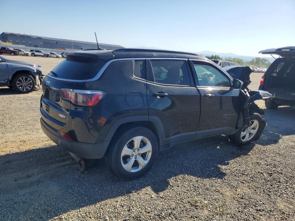 51919756 :رقم المزاد ، 3C4NJDBB9JT392571 vin ، 2018 Jeep Compass مزاد بيع
