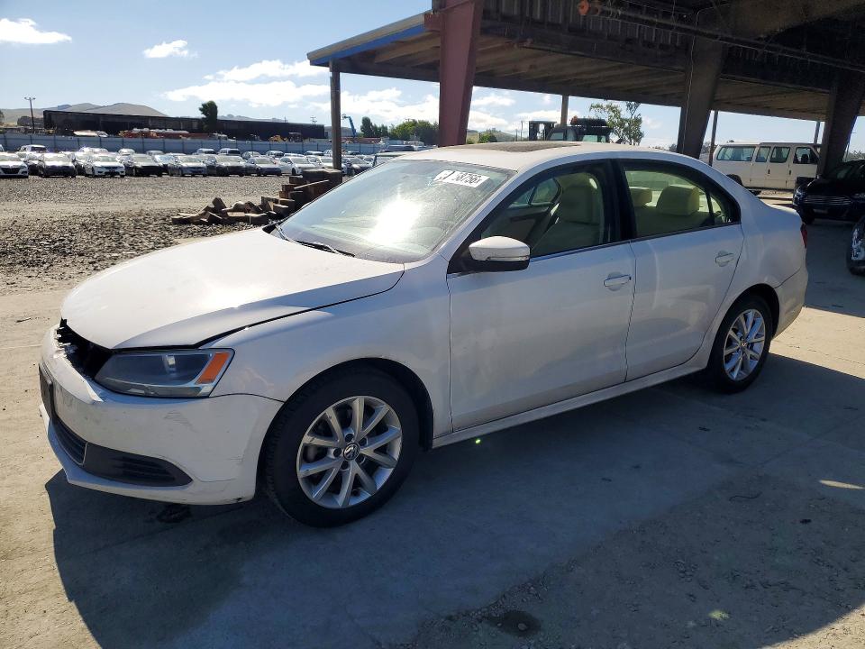 53458756 :رقم المزاد ، 3VWDX7AJ7DM422747 vin ، 2013 Volkswagen Jetta مزاد بيع