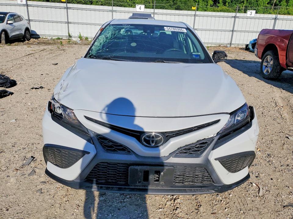 Auction sale of the 2022 Toyota Camry, vin: 4T1G11AK2NU057720, lot number: 54780366