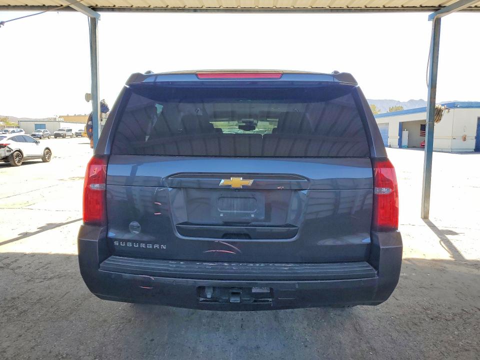 52423406 :رقم المزاد ، 1GNSKJKC1FR276506 vin ، 2015 Chevrolet Suburban مزاد بيع