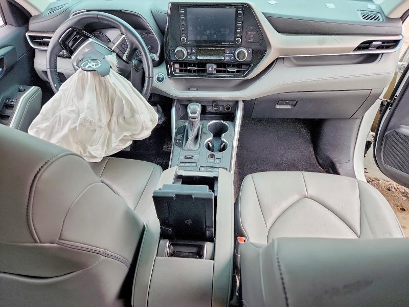 55151266 :رقم المزاد ، 5TDHZRBH7LS518236 vin ، 2020 Toyota Highlander مزاد بيع