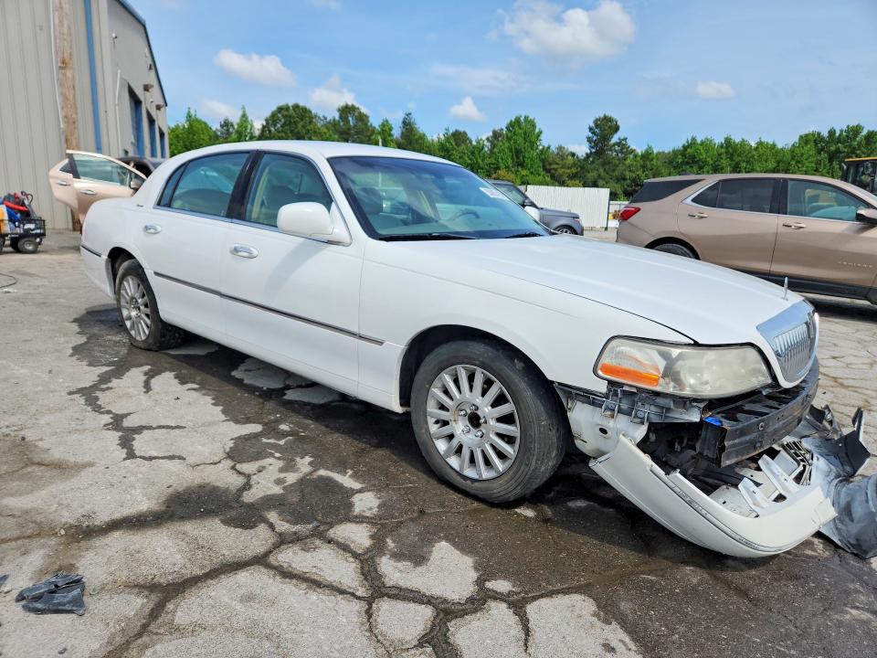 2003 Lincoln Town Car მანქანა იყიდება აუქციონზე, vin: 1LNHM81W13Y692120, აუქციონის ნომერი: 53987456