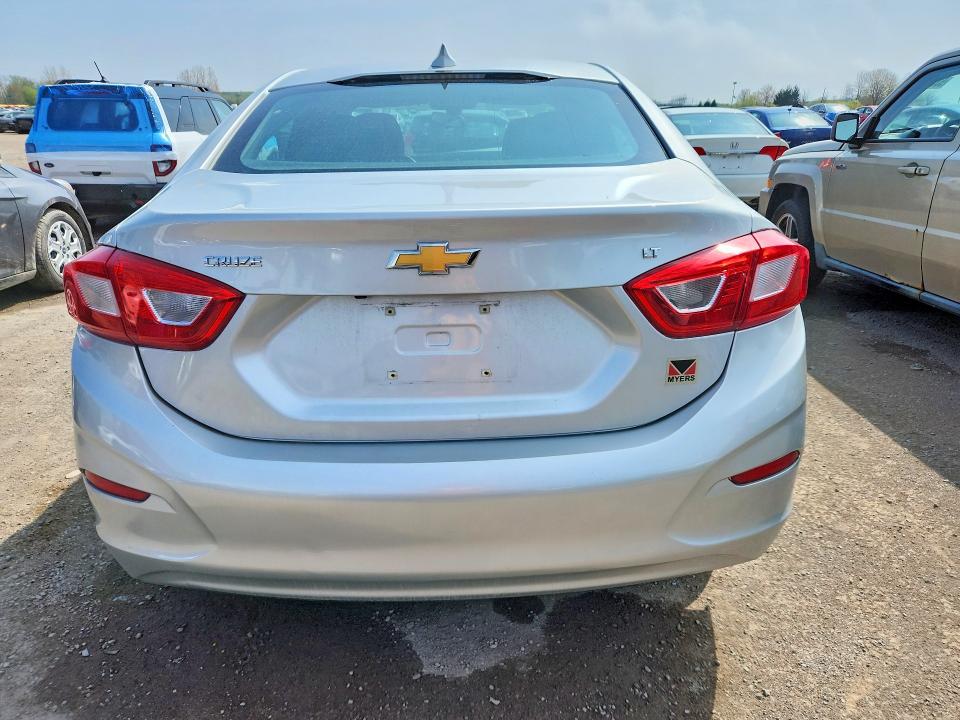 52959516 :رقم المزاد ، 1G1BE5SMXH7227358 vin ، 2017 Chevrolet Cruze مزاد بيع