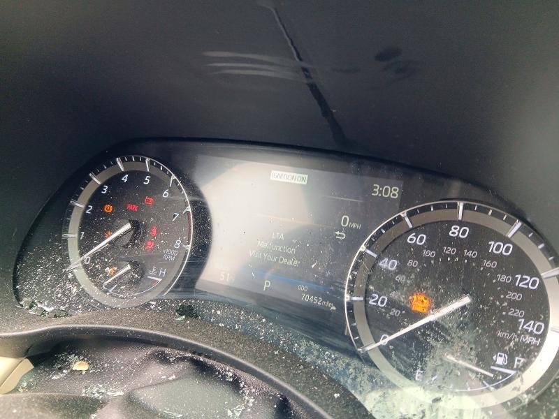 55112806 :رقم المزاد ، 5TDGZRBHXMS115848 vin ، 2021 Toyota Highlander مزاد بيع
