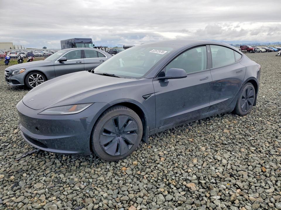 52572476 :رقم المزاد ، 5YJ3E1EA3SF889631 vin ، 2025 Tesla Model 3 مزاد بيع