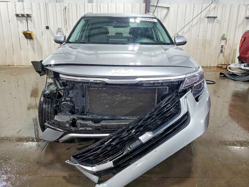 2023 Kia Seltos მანქანა იყიდება აუქციონზე, vin: KNDEU2AA9P7414313, აუქციონის ნომერი: 54764466
