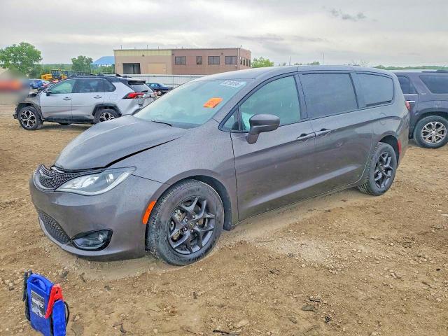 53108396 :رقم المزاد ، 2C4RC1FG1KR653261 vin ، 2019 Chrysler Pacifica مزاد بيع