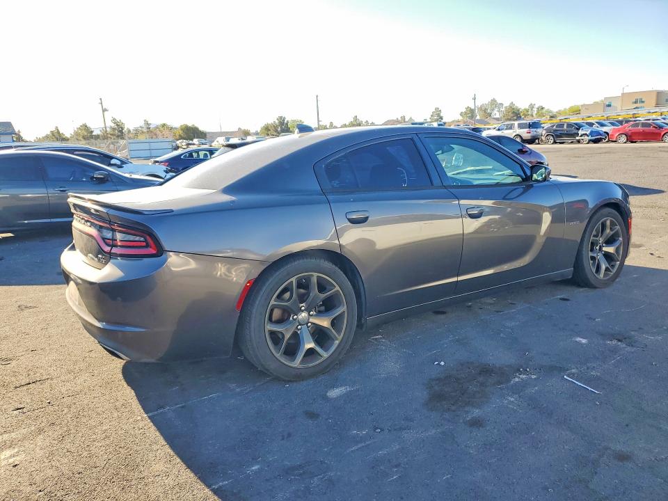 52860396 :رقم المزاد ، 2C3CDXCT2FH902402 vin ، 2015 Dodge Charger مزاد بيع