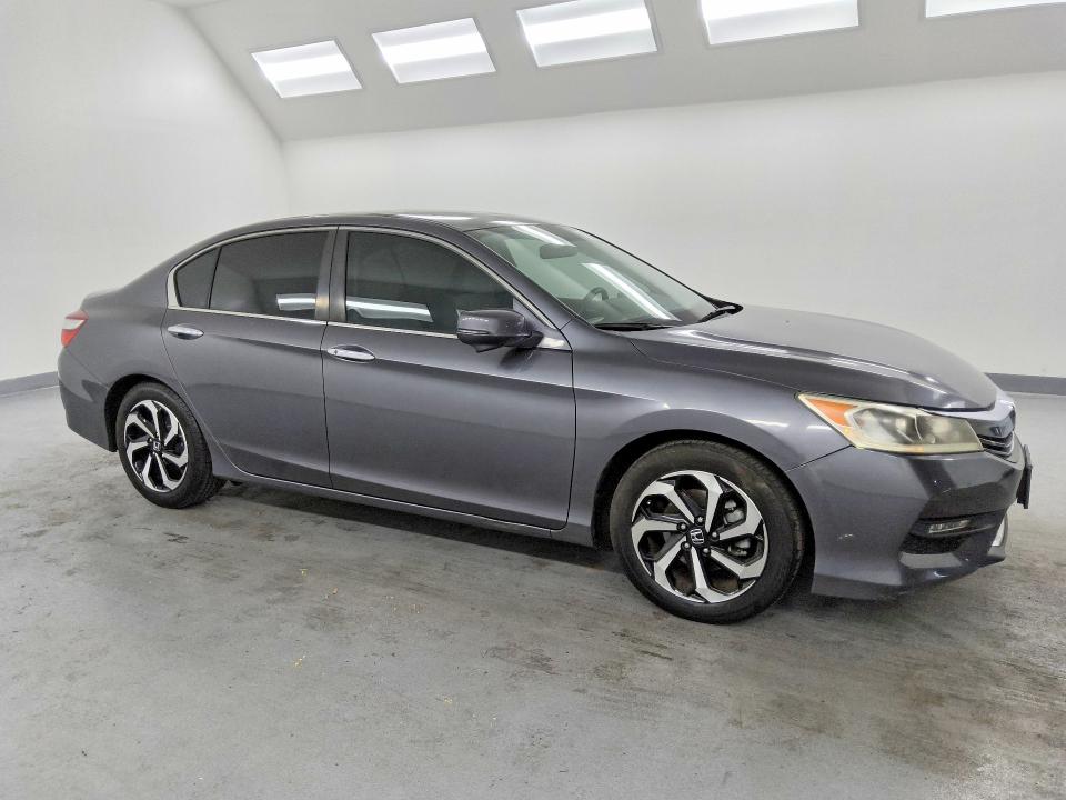 51768806 :رقم المزاد ، 1HGCR2F72HA095249 vin ، 2017 Honda Accord مزاد بيع