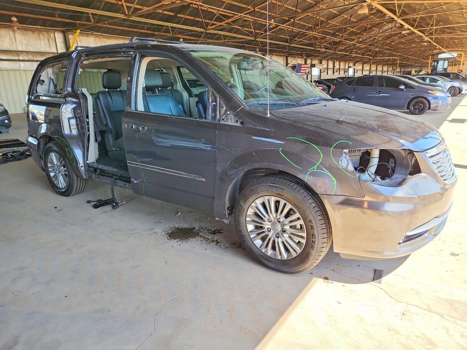 54720826 :رقم المزاد ، 2C4RC1CG5FR674995 vin ، 2015 Chrysler Town & Country مزاد بيع